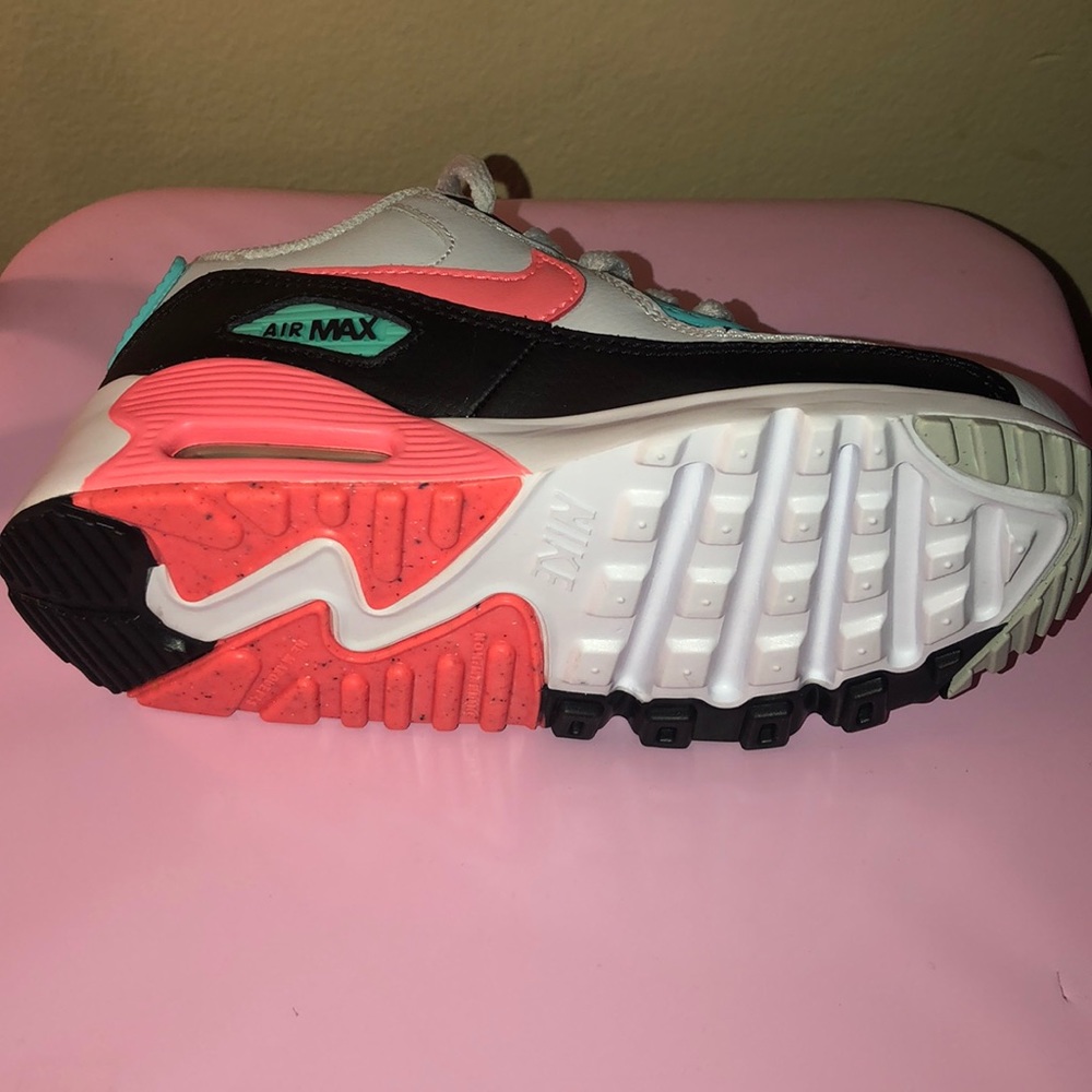 Nike kids shoe - Picture 2 of 4